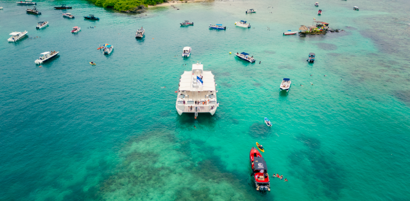 Islas del rosario en Catamaran Flamante